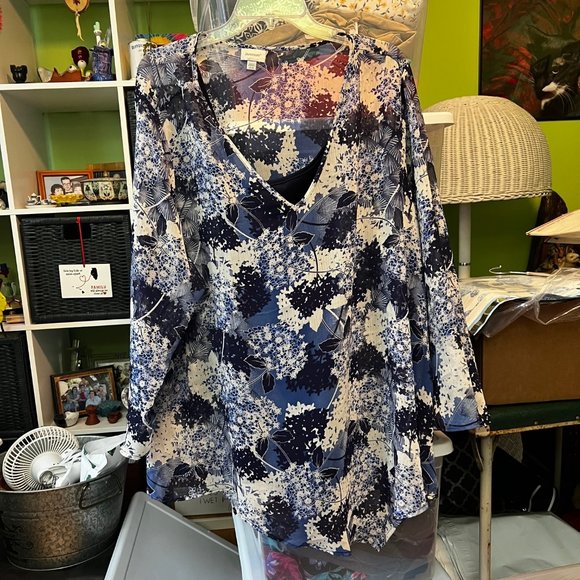 Avenue 26/28 Blue and White Floral Blouse with Dark Blue Tank - Picture 1 of 8